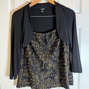 AGB Blouse - Very Flattering!  Great‎ Colors.  Size Large. Excellent Condition.